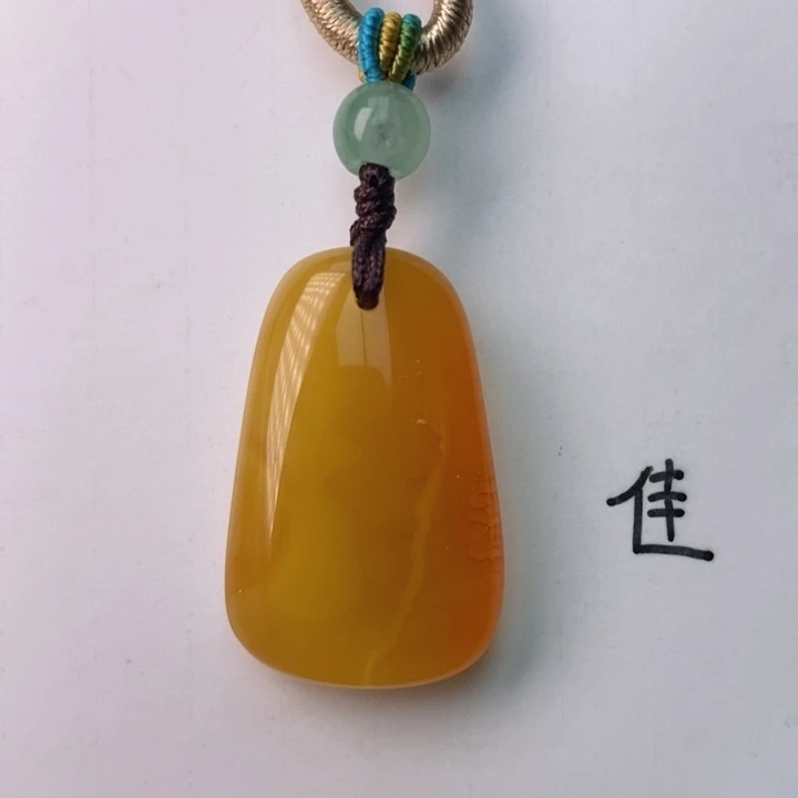 未镶嵌琥珀珠宝奇石