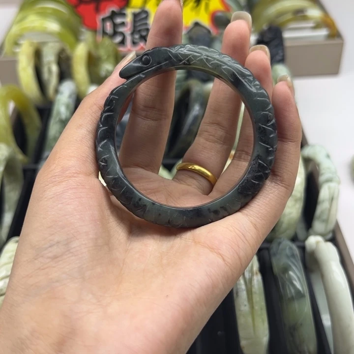 番***面蛇纹石玉未镶嵌手镯