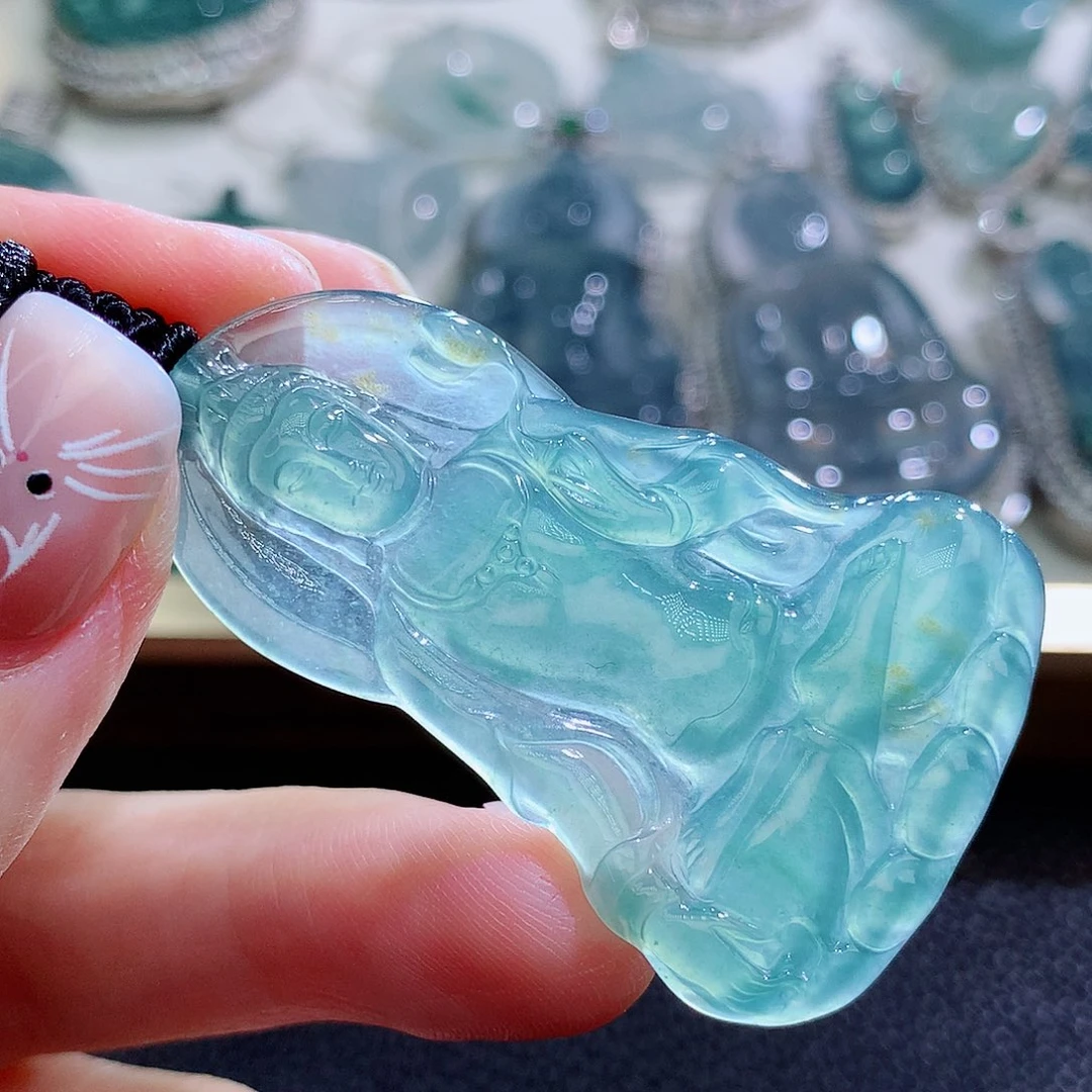 翡翠挂件未镶嵌翡翠