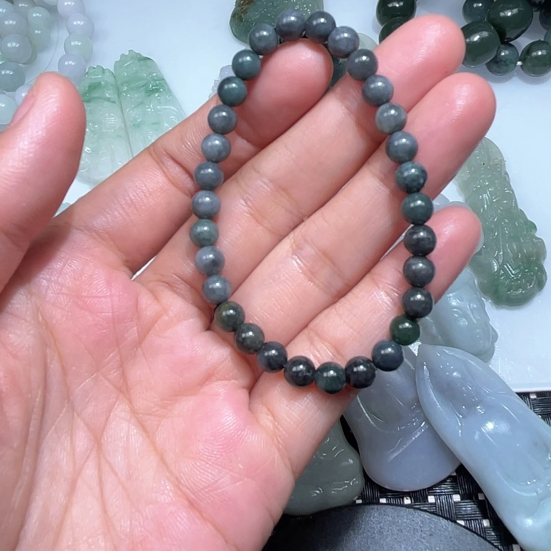 翡翠未镶嵌颈饰是