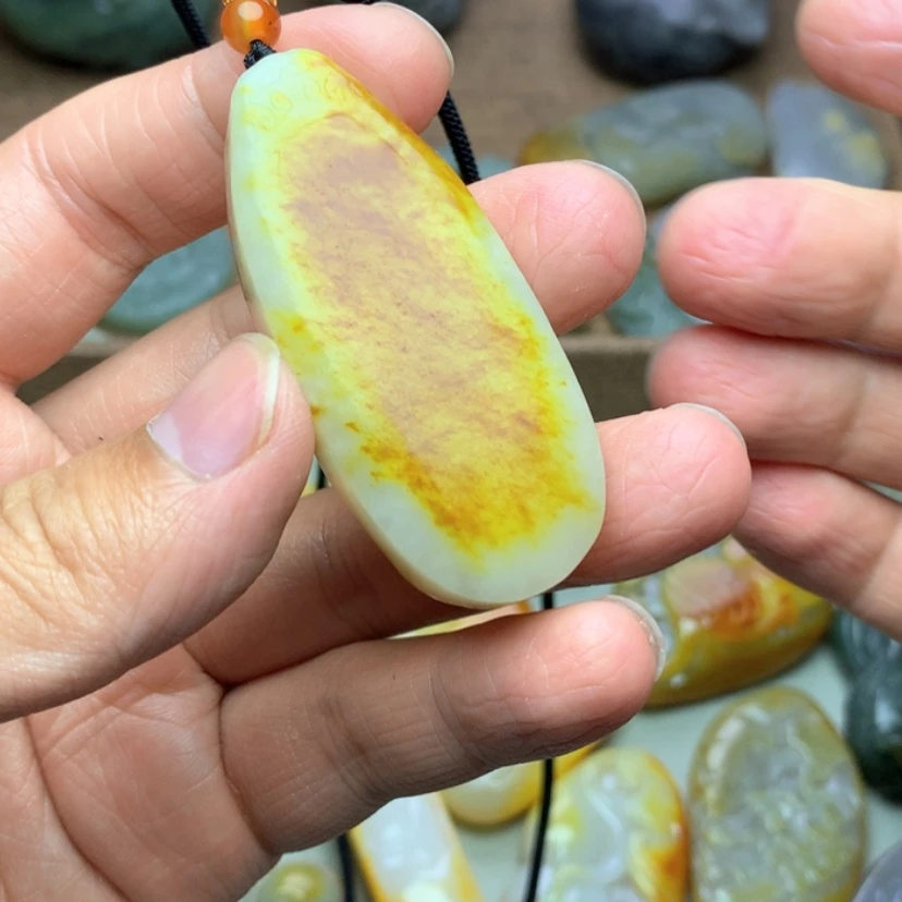 【闪购商品】颈饰未镶嵌和田玉