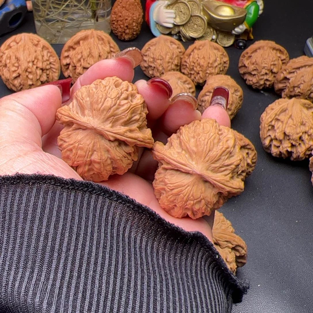 文玩核桃吊坠叻*呦芳芳37野狼