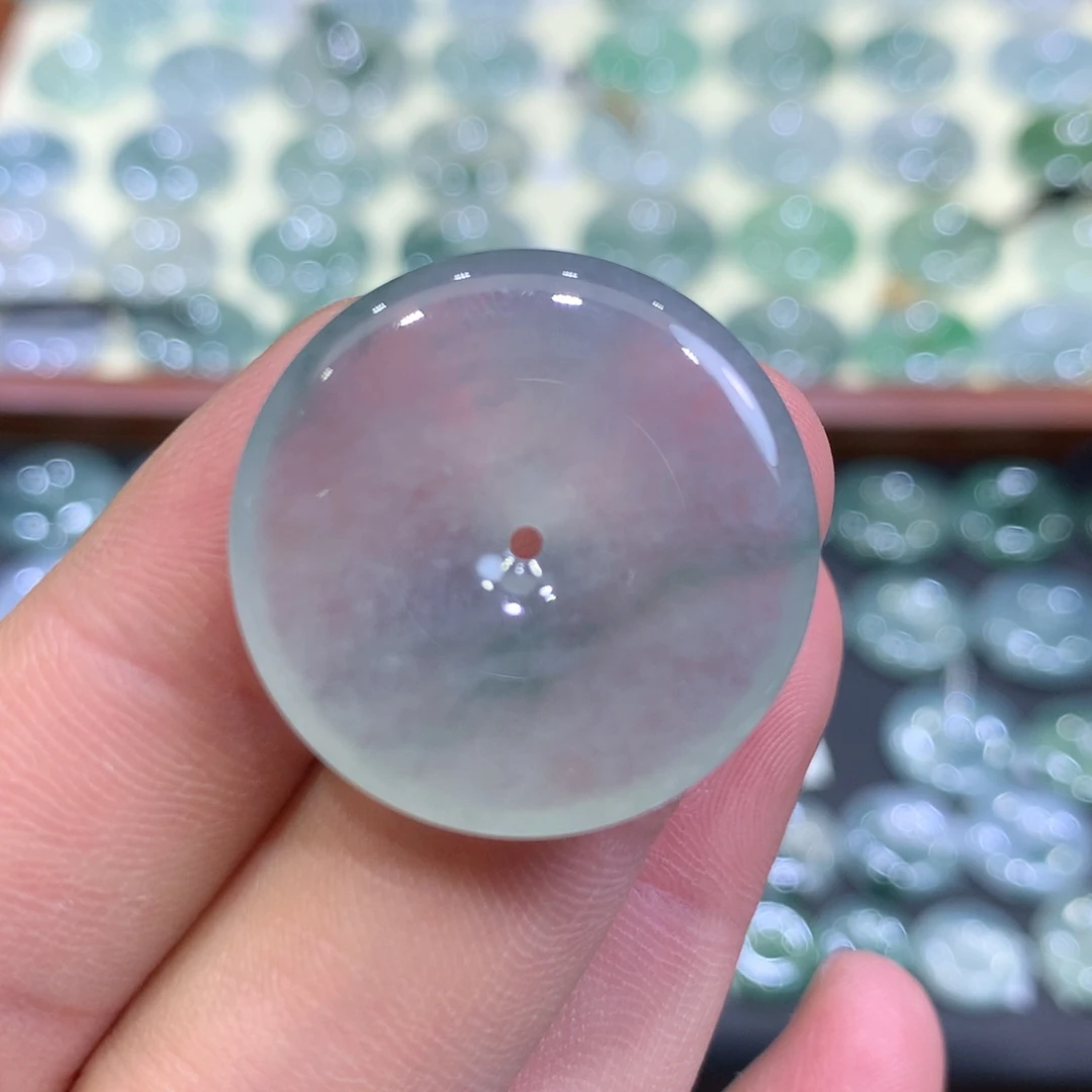 翡翠颈饰未镶嵌平安扣