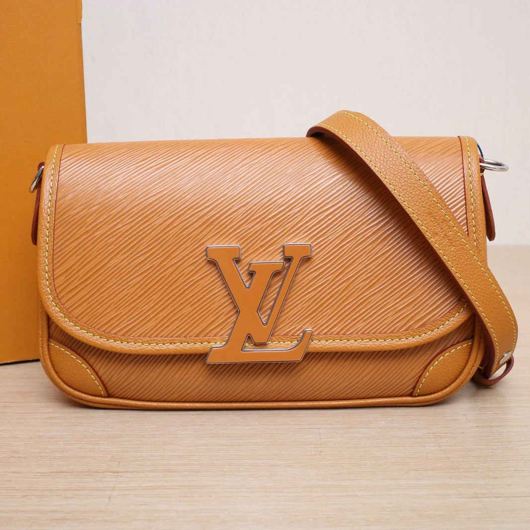 99新 LouisVuitton/路易威登 【念念】BUCI 法棍包 焦糖色