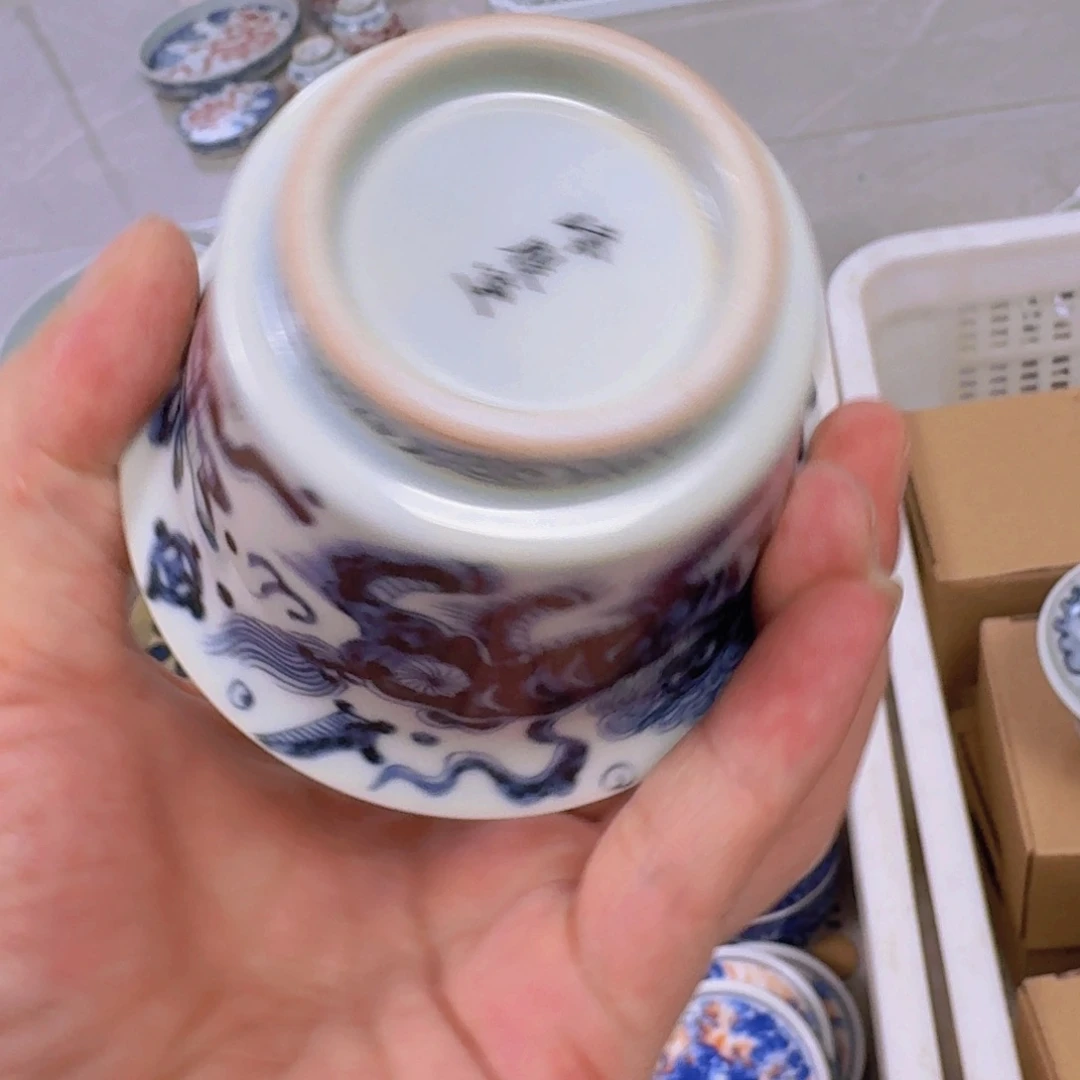 瓷片青花狮子二才马蹄盖碗