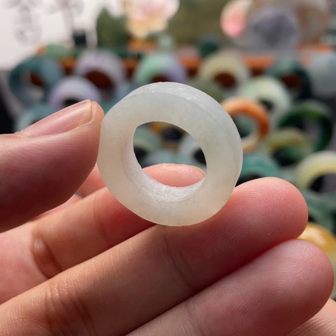 未镶嵌定制翡翠白月光带绿