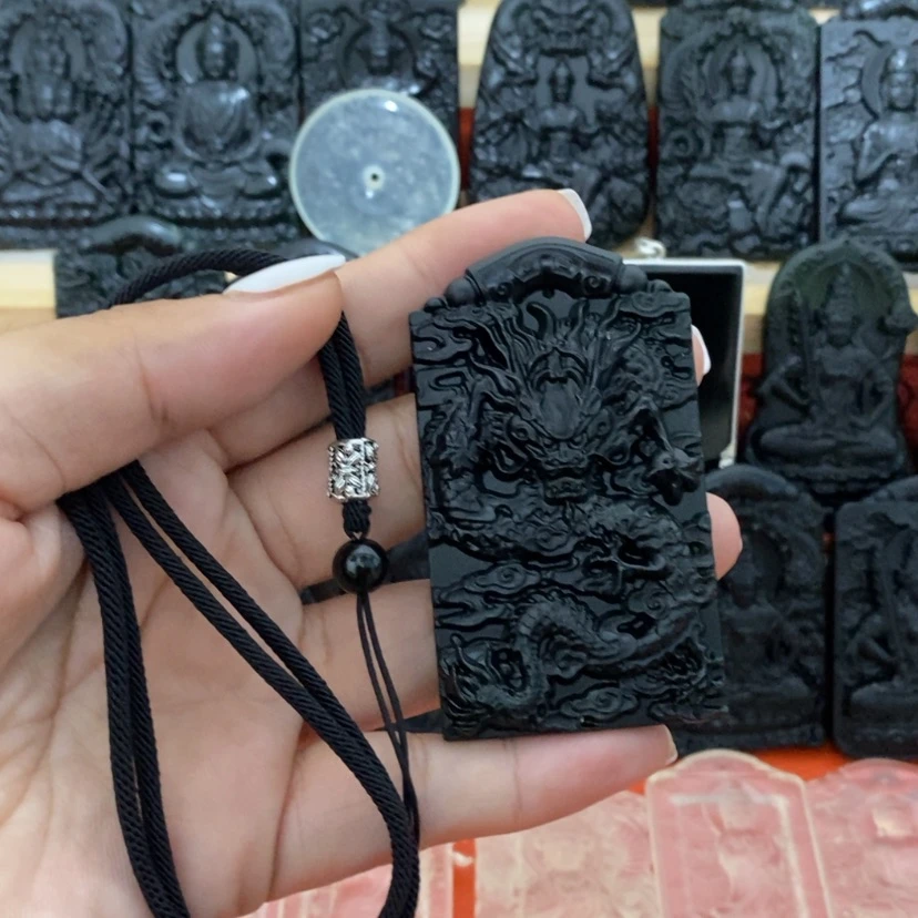 【闪购商品】未镶嵌蛇纹石玉颈饰春***痕