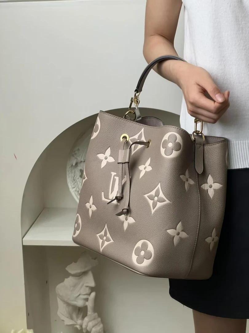 99新 LouisVuitton/路易威登 lv 水桶大象灰/优品