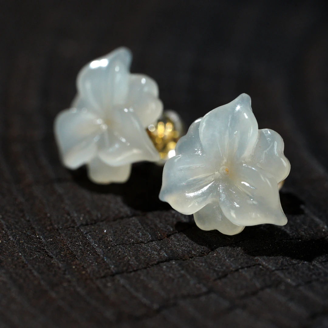 和田玉白玉兰花耳钉天然珠宝玉石饰品一对