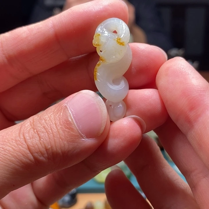 ****言和田玉未镶嵌颈饰