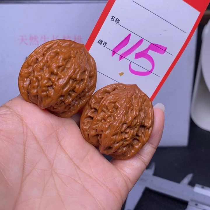 文玩核桃把件115，37虎头