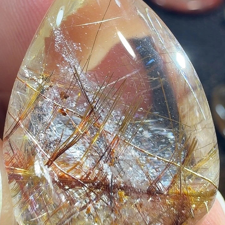 绿***徐未镶嵌颈饰水晶好