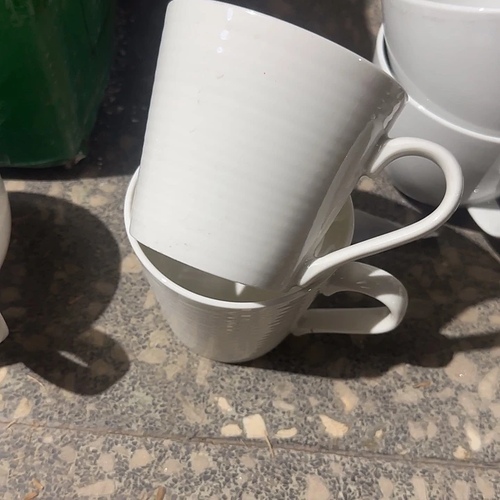 瓷片陶瓷盘子碗啥都有