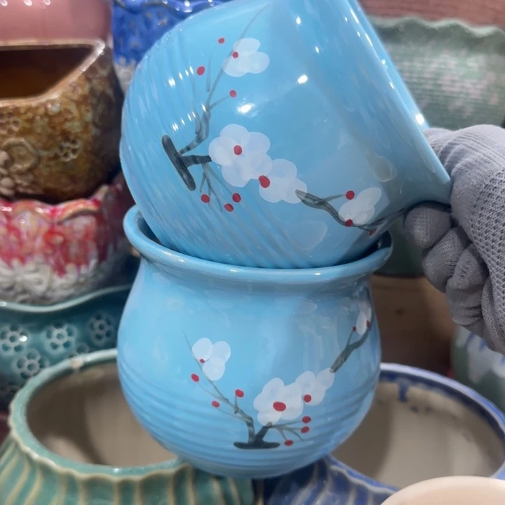 凑9块包邮，有孔，陶瓷花盆