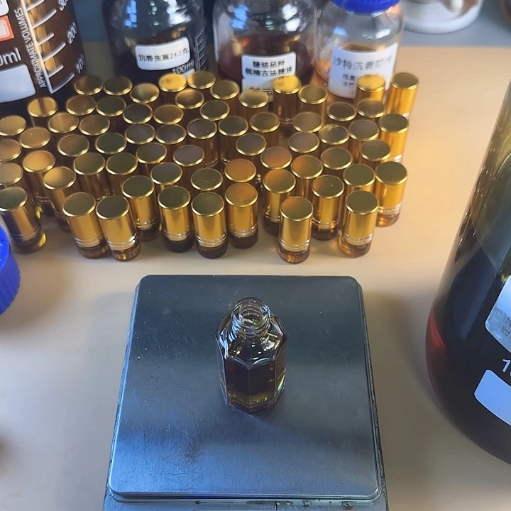 沉香虫漏10克精油