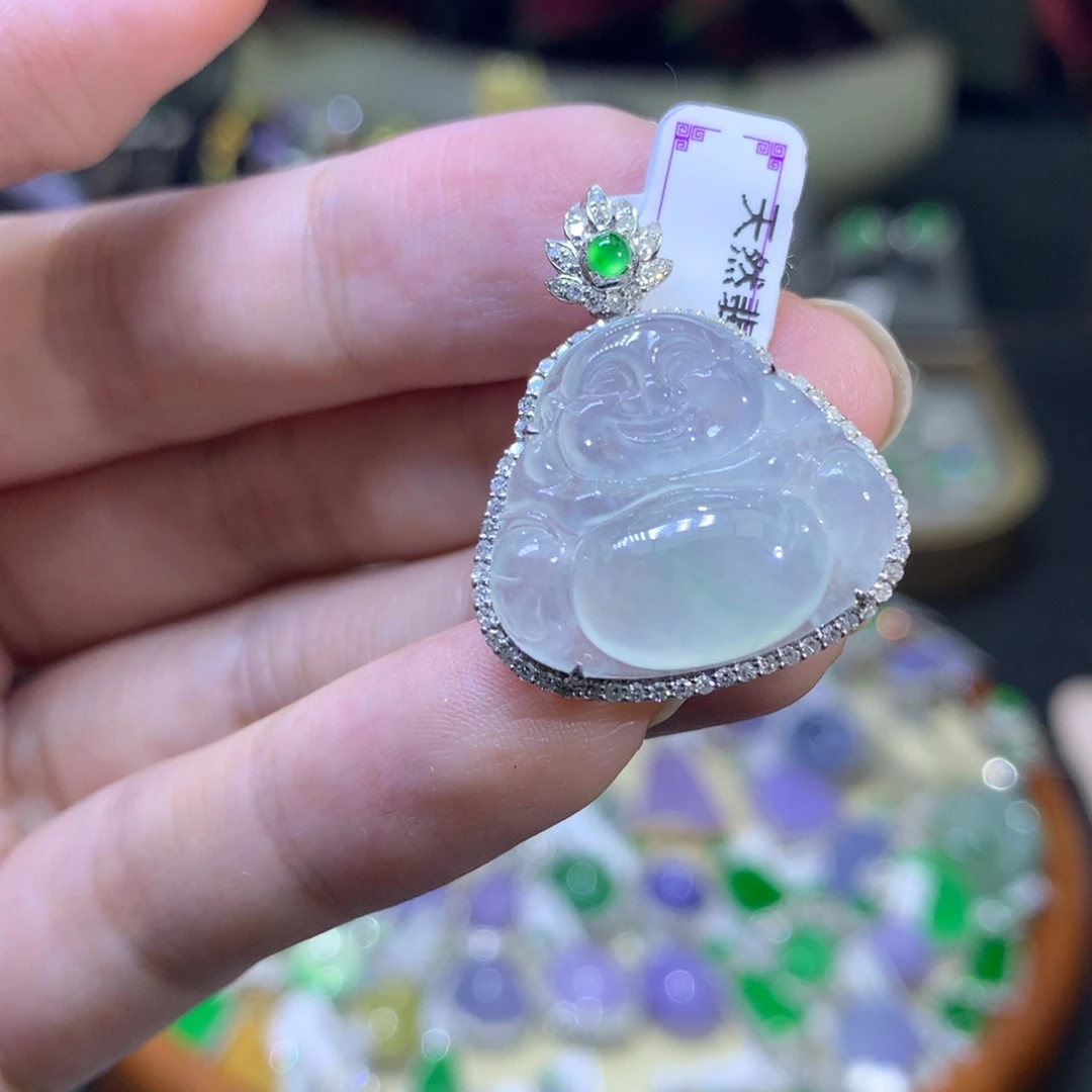 颈饰18K金镶嵌翡翠