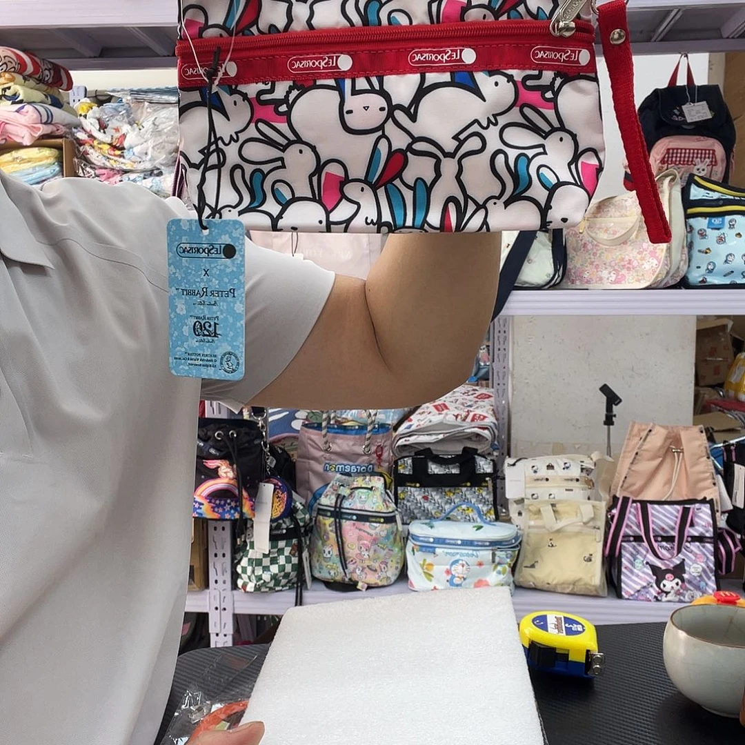 PU化妆包等产品和产品为