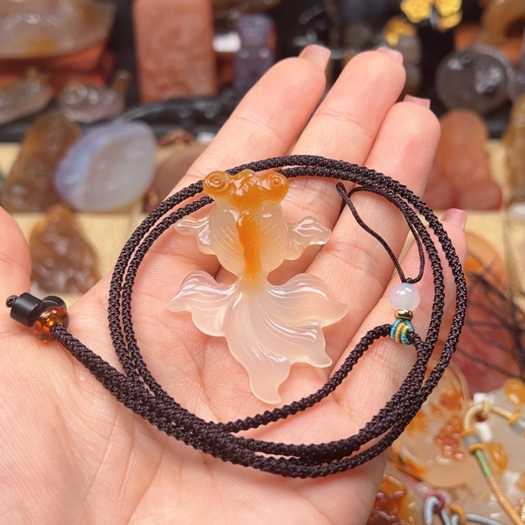 玛瑙/玉髓颈饰合金花*?