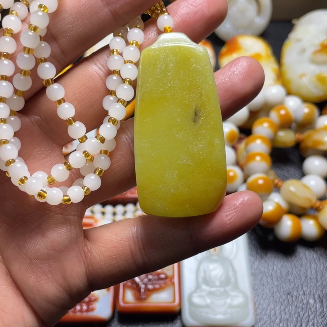 和田玉未镶嵌颈饰