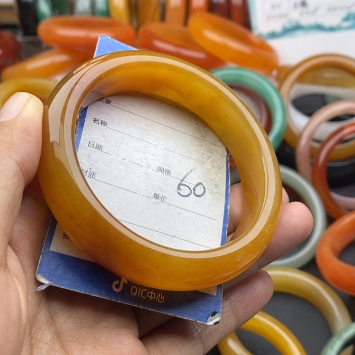未镶嵌手镯石英质玉
