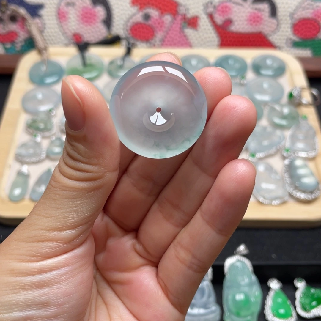 颈饰未镶嵌翡翠平安扣