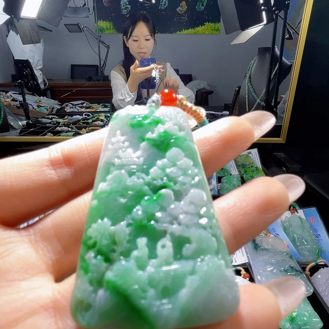 颈饰未镶嵌翡翠一