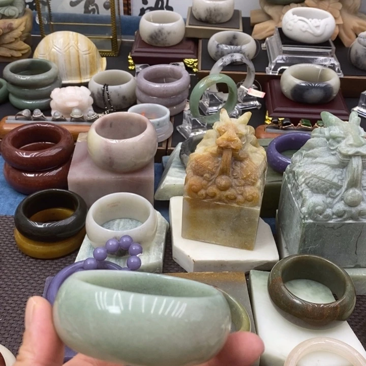 8***7未镶嵌石英岩玉手饰