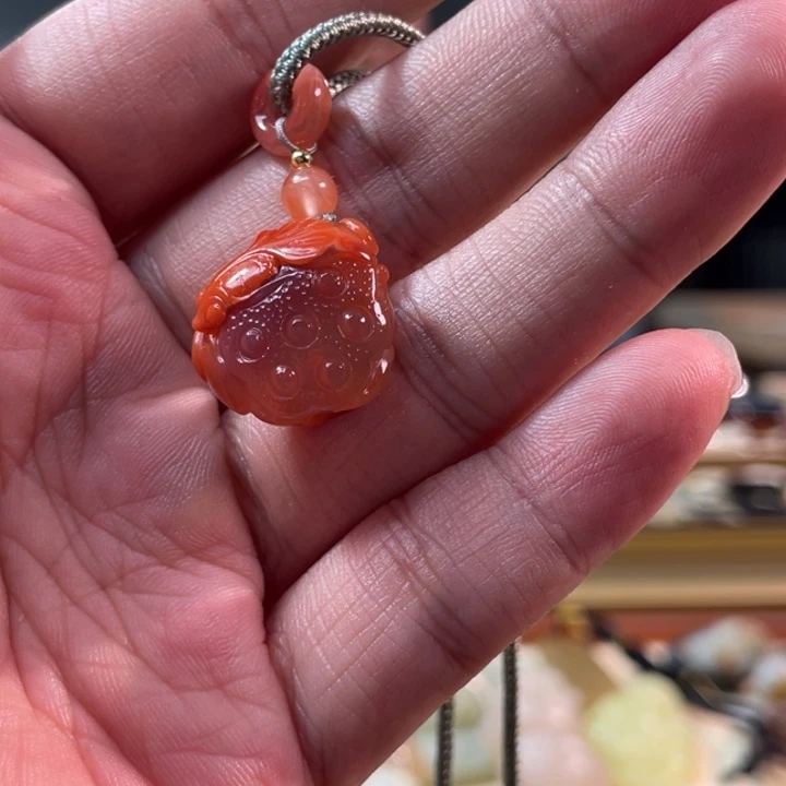 颈饰未镶嵌南红玛瑙