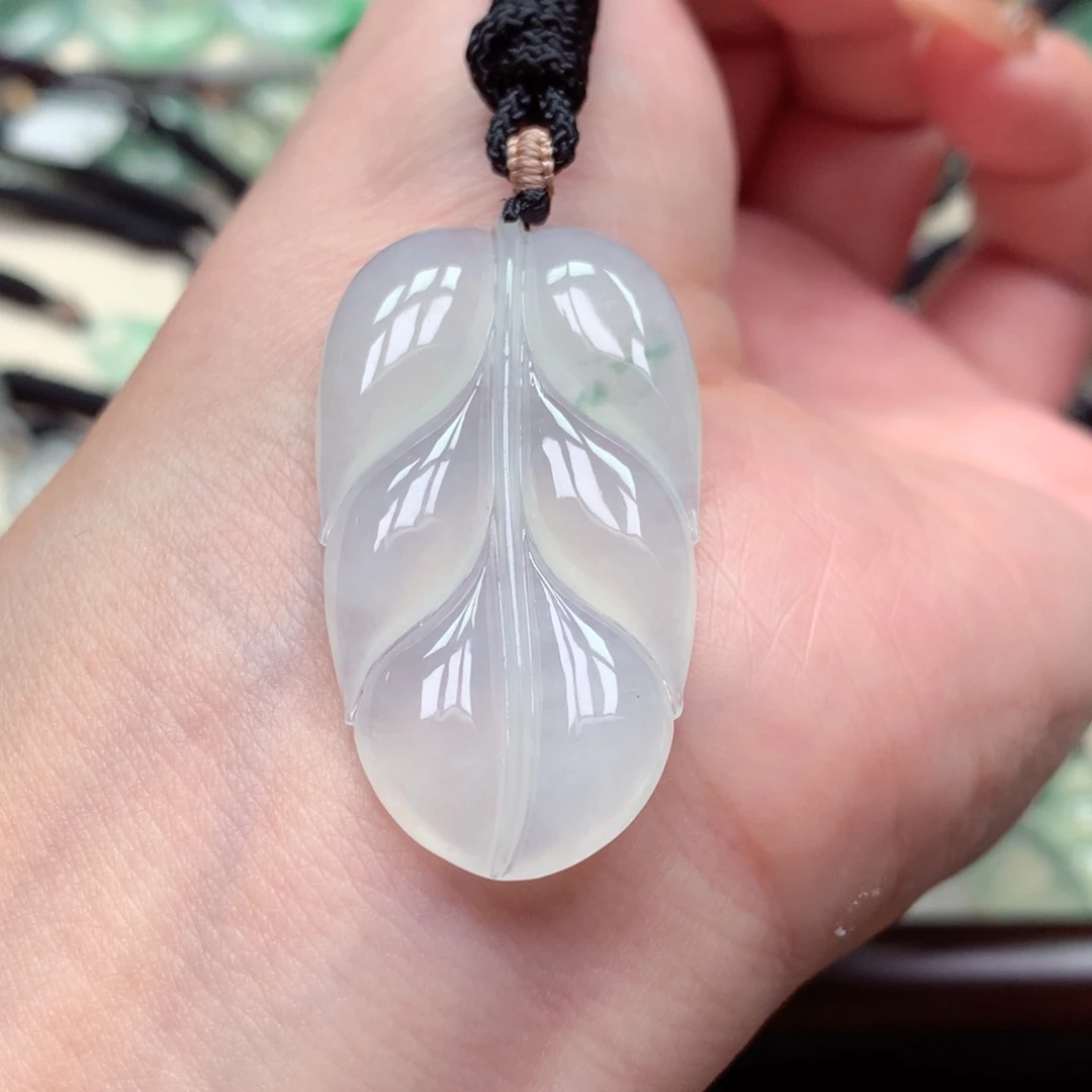 翡翠未镶嵌颈饰叶子