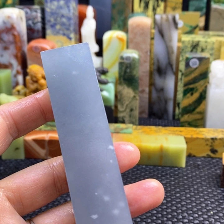 云南石大**哥青田石印章石