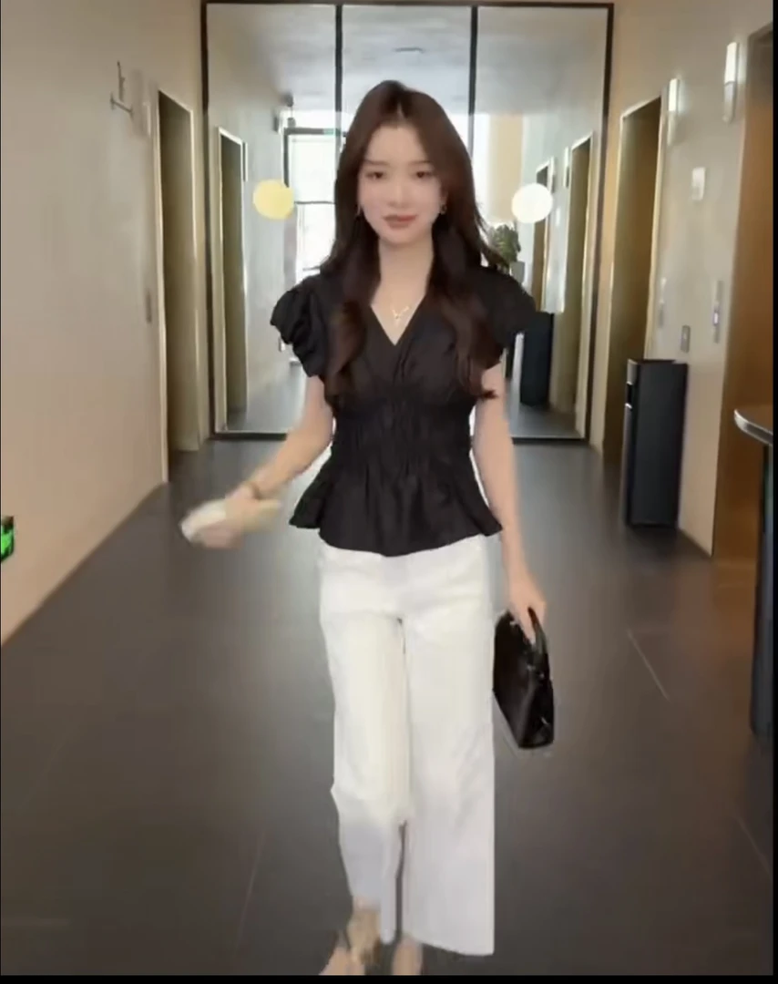 【罗罗严选】25992夏季纯色褶皱收腰V领上衣