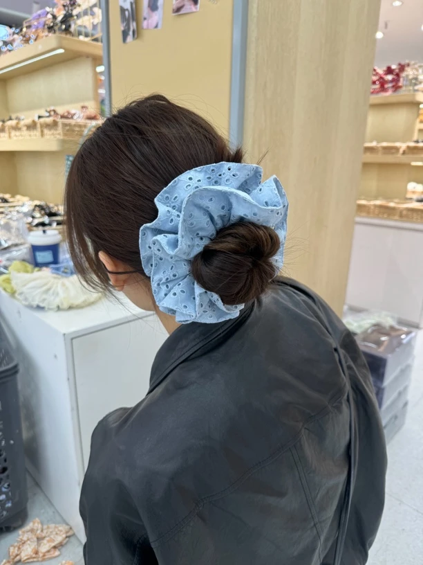 蓝色蕾丝镂空钩花定制面料发圈