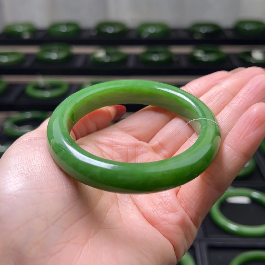 和田玉（碧玉）未镶嵌手镯