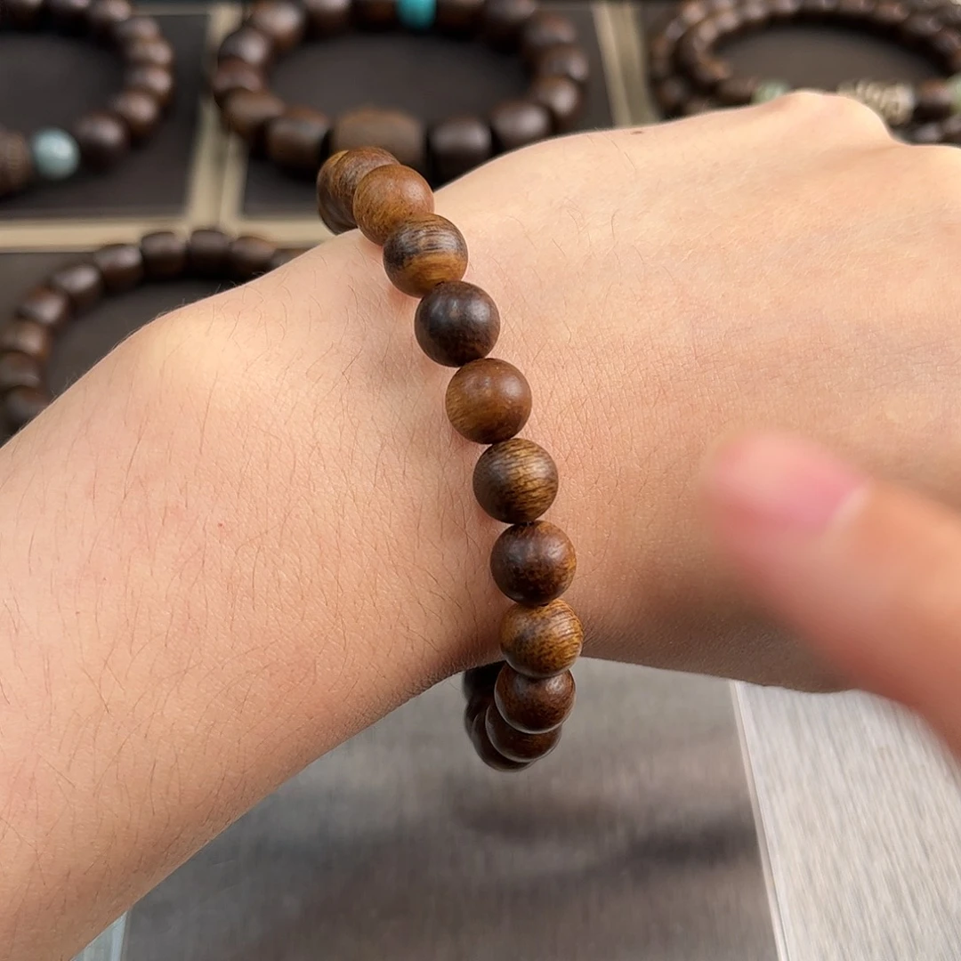 沉香碎屑沉香8mm富森红土五条经文加两颗南红