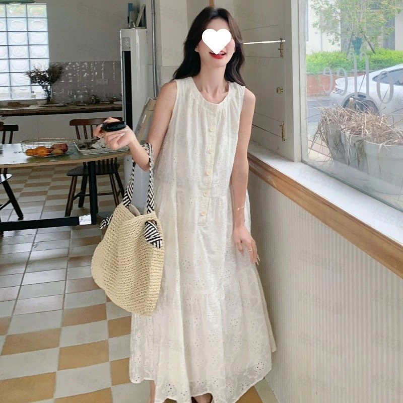 2025年夏季新款洋气减龄褶皱拼接重工钩花无袖背心连衣裙女