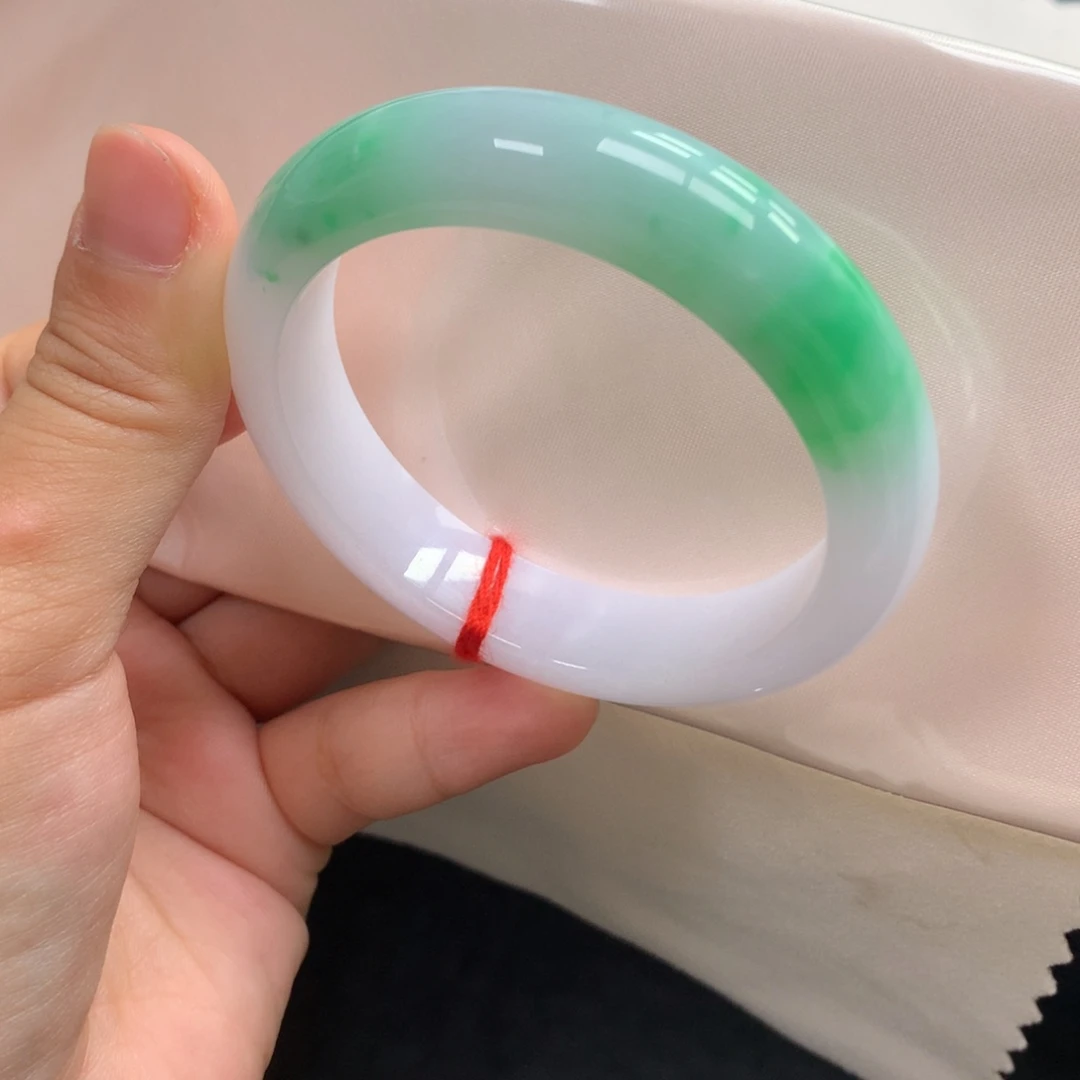 大***宝翡翠未镶嵌手镯53正阳春白雪