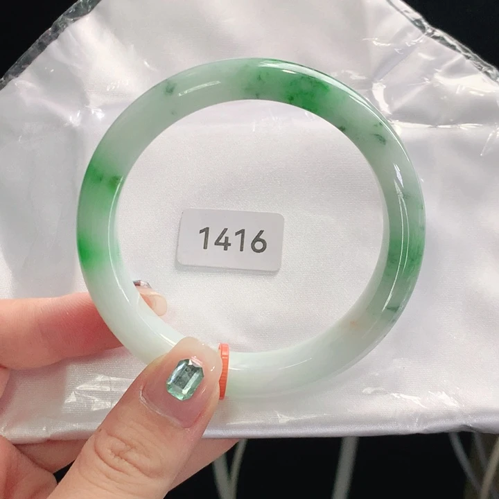 翡翠手镯未镶嵌天然翡翠手镯01