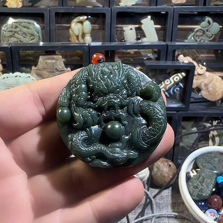 溏***贵和田玉（糖玉）未镶嵌颈饰工艺品吊坠