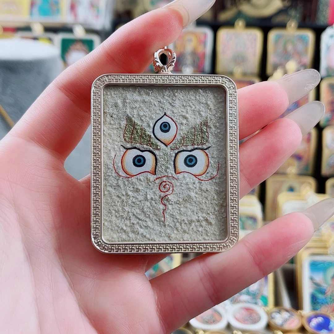 吊坠白眼睛 纯手绘唐卡