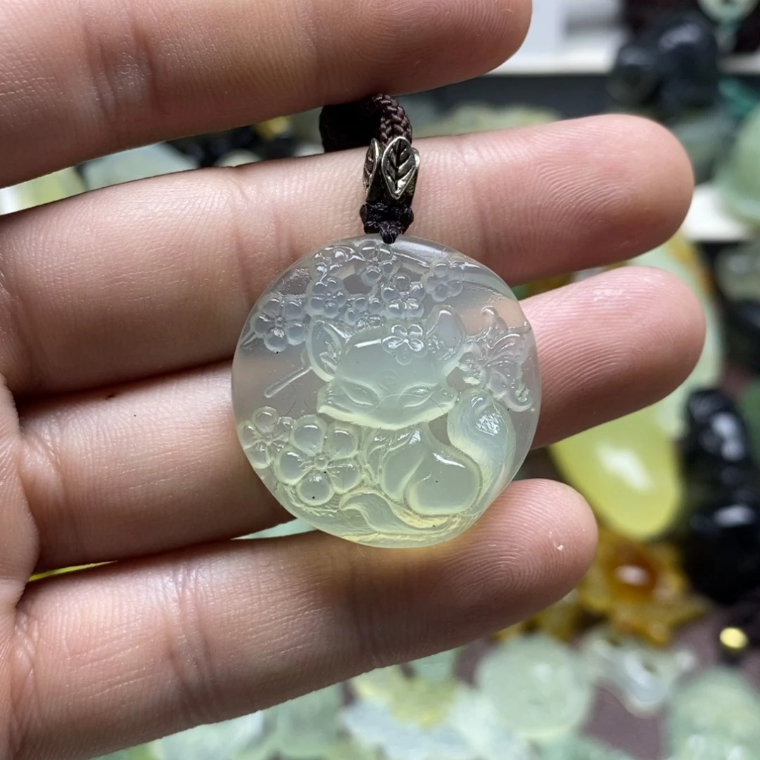 岫玉未镶嵌九尾狐吊坠