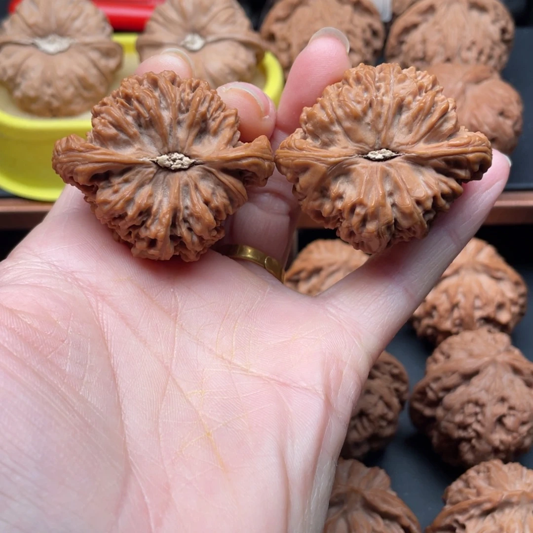 不***面文玩核桃把件南疆石44