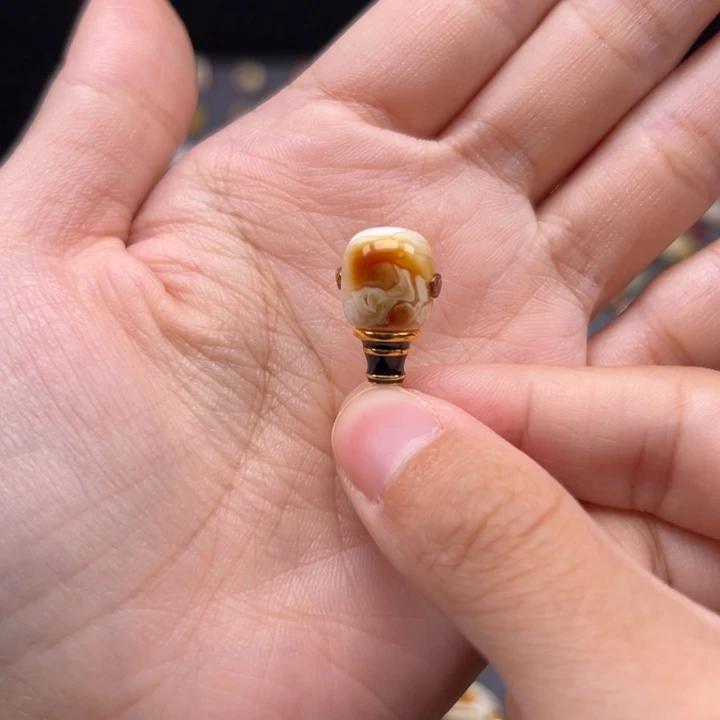 琥珀未镶嵌裸石10.5mm