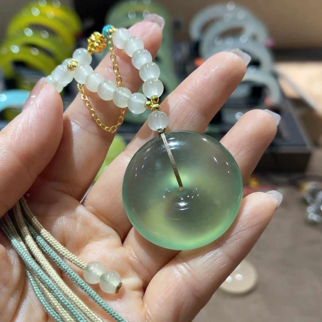 蛇纹石玉颈饰未镶嵌手镯