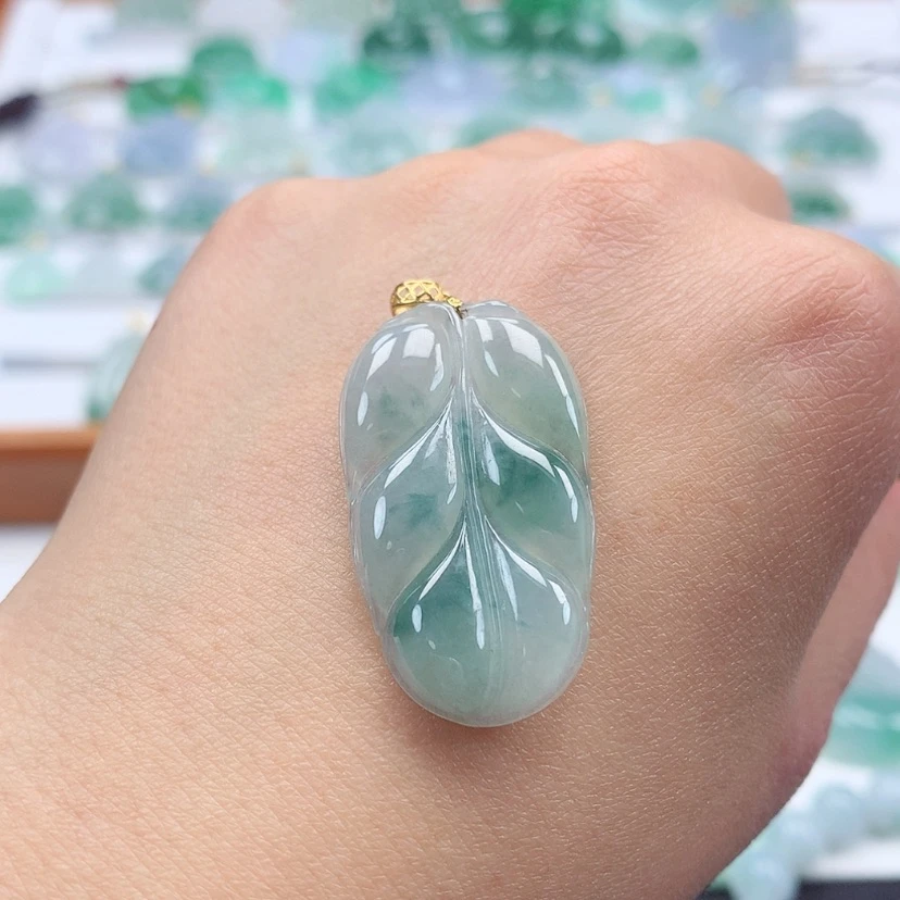 【闪购商品】翡翠吊坠(赠链)18K金镶嵌