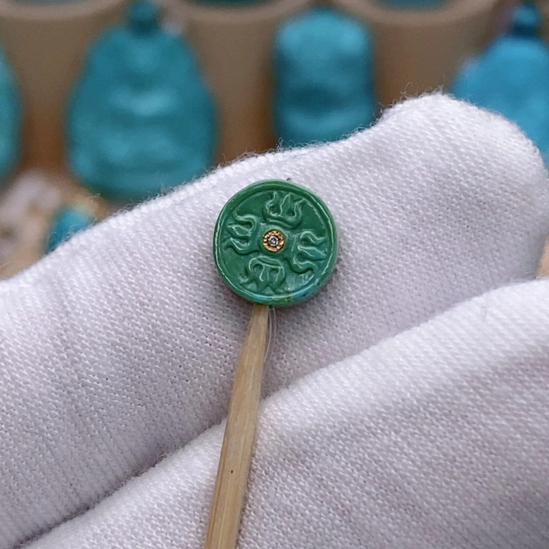 绿松石未镶嵌珠宝奇石