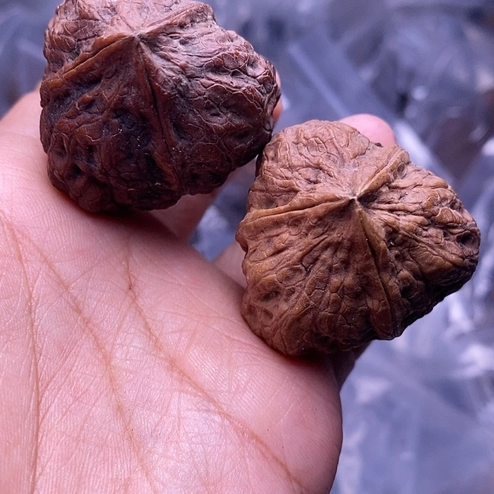 文玩核桃把件   70