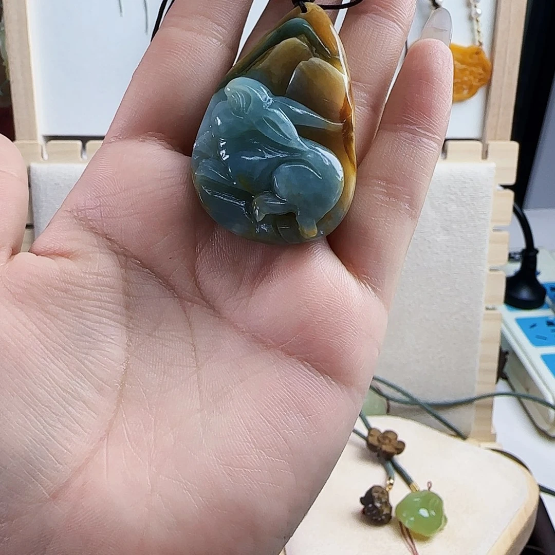 许***诺合金蛇纹石玉颈饰