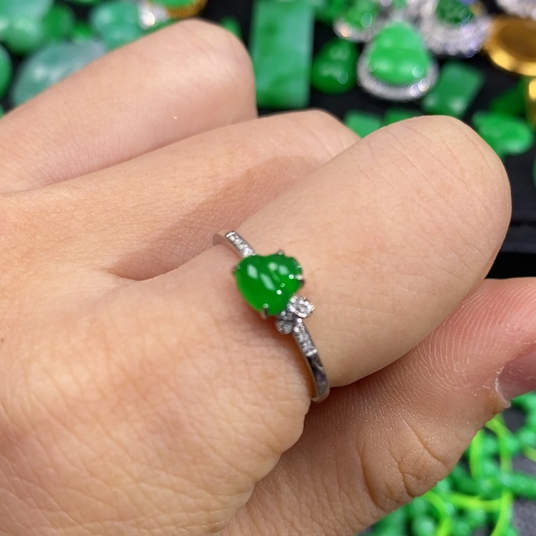 翡翠18K金镶嵌戒指翡翠