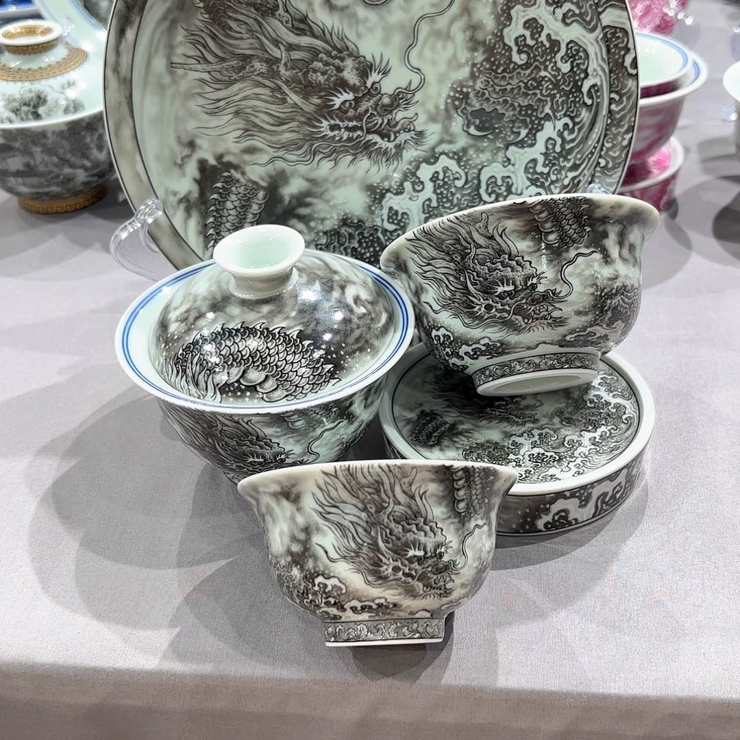 瓷片景德镇瓷器精品陈列