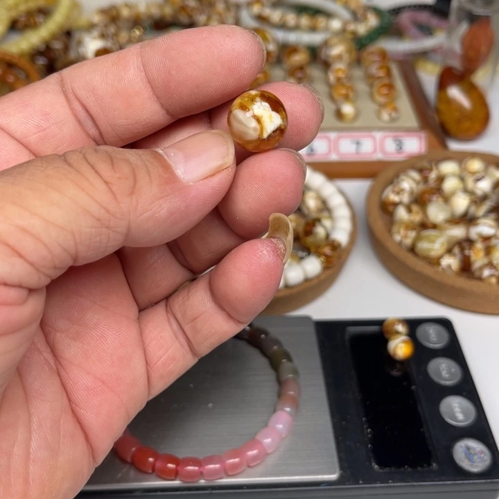 未镶嵌琥珀裸石10号